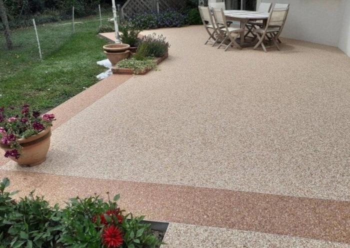 Terrasse extrieure en tapis de pierre